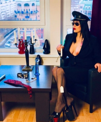 Мои услуги - истинное наслаждение и полное расслабление. Я всегда готова пойти на встречу и сделать твои фантазии реальностью. Забудь о повседневной рутине и попробуй настоящий эротический рай со мной. Будь уверен, мои фото на 100% соответствуют действительности. Обслуживание в уютной квартире в центре Москвы или приеду к тебе. Мои клиенты всегда остаются довольными и хотят вернуться ко мне снова и снова. Ты не пожалеешь о своем выборе, ведь я знаю, как устроить настоящий праздник для тебя. Не упусти шанс на незабываемую встречу со мной. Жду твоего звонка!💋 309, 38 лет