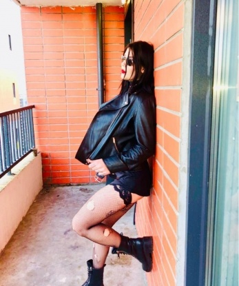 Мои услуги - истинное наслаждение и полное расслабление. Я всегда готова пойти на встречу и сделать твои фантазии реальностью. Забудь о повседневной рутине и попробуй настоящий эротический рай со мной. Будь уверен, мои фото на 100% соответствуют действительности. Обслуживание в уютной квартире в центре Москвы или приеду к тебе. Мои клиенты всегда остаются довольными и хотят вернуться ко мне снова и снова. Ты не пожалеешь о своем выборе, ведь я знаю, как устроить настоящий праздник для тебя. Не упусти шанс на незабываемую встречу со мной. Жду твоего звонка!💋 309, 38 лет