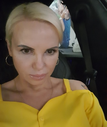 У меня есть все, чтобы сделать твои самые сокровенные фантазии яркими и незабываемыми. Я могу стать твоей верной спутницей на вечеринке или провести незабываемую ночь вдвоем с тобой. У меня широкий спектр услуг, которые я предлагаю только с опытом, страстью и характерной нежностью. 🌟
Мои возможности безграничны: релаксирующий массаж, страстный эскорт, бурный секс, фетиш и ролевые игры – всегда найдется что-то, чтобы удовлетворить твои желания. Меня можно описать как грация, олицетворение наслаждения и искусство соблазнения. 💋
У меня имеются великолепные отзывы от предыдущих клиентов, которые подчеркивают мою уникальность и таланты. В моей галерее фото ты найдешь множество моих шикарных снимков, на которых я демонстрирую свои прекрасные формы и очаровательное лицо. 💃🏼
Я готова пригласить тебя в мой уютный просторный апартамент в самом сердце Москвы и позаботиться о каждой детали, чтобы наше свидание стало магическим и незабываемым. 🌟
Так что, если ты ищешь настоящее удовольствие, вызывающую и привлекательную индивидуалку, то ты нашел его! Жду твоего звонка, чтобы подарить тебе страсть и нежность, которой ты так долго жаждал. 💫🔥 1905, 46 лет