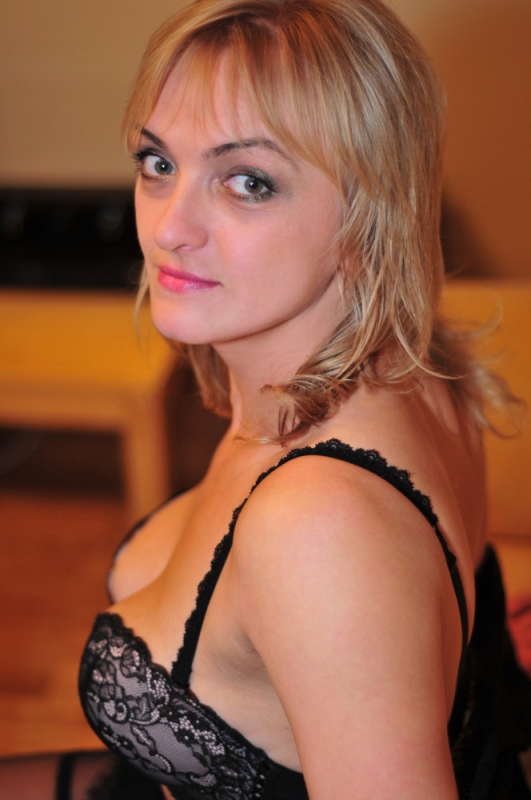 Аппетитная дама с безупречной фигурой ждет в гости состоятельного джентльмена. Позову тебя в мир страсти и наслаждения, где будешь королем! 29244, 33 года